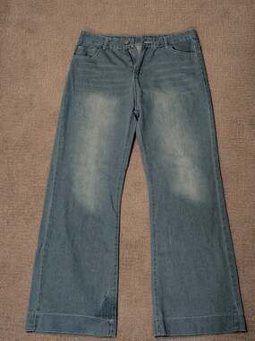 Wide Leg Jeans in Light Blue